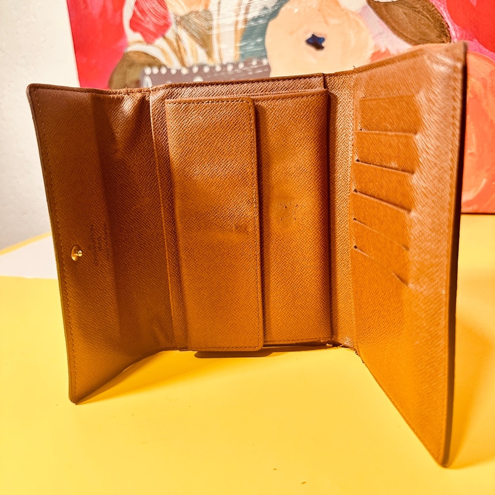 Louis Vuitton Monogram passport Wallet - Picture 11 of 15